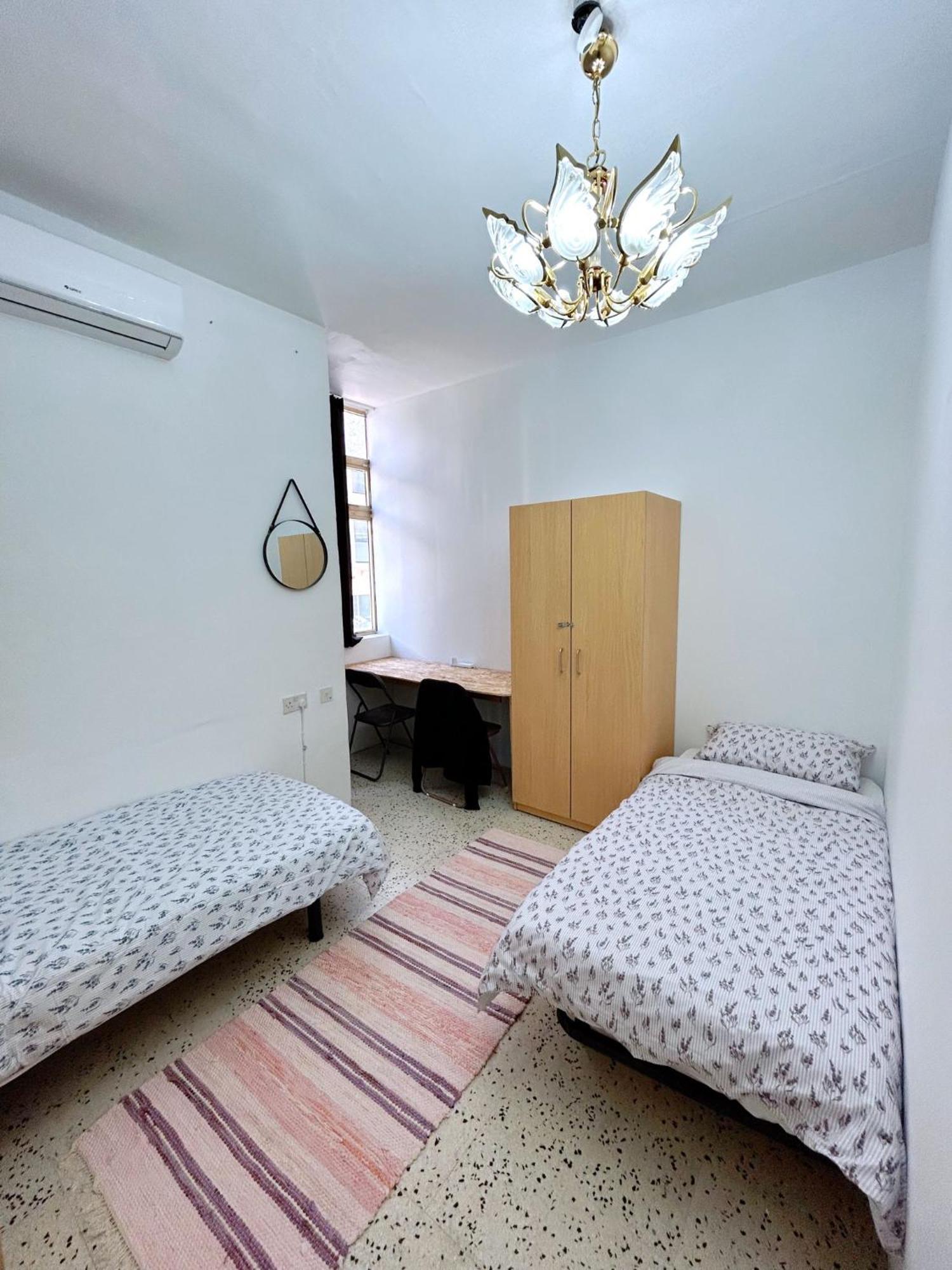 Juliet Housing Hotell Gzira Eksteriør bilde