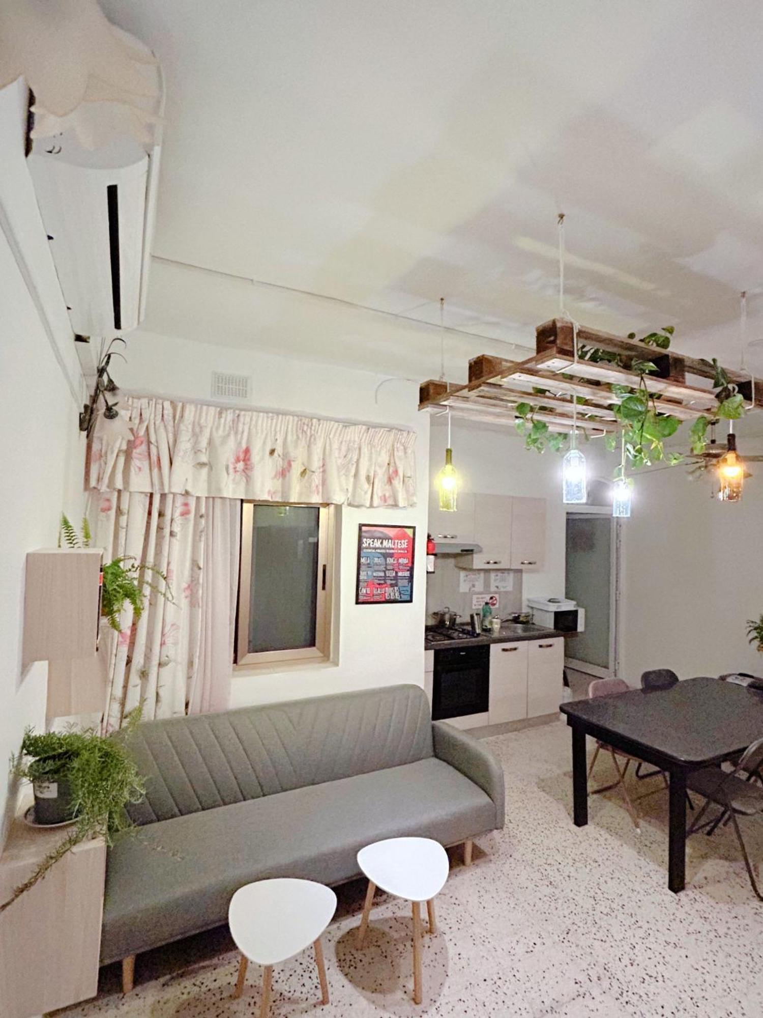 Juliet Housing Hotell Gzira Eksteriør bilde